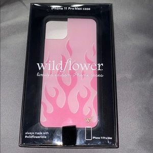 Wildflower Pink Flames Case perfect condition!